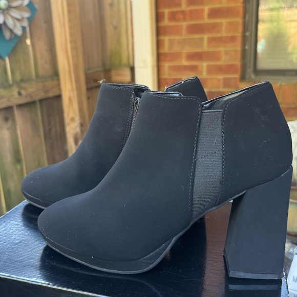 Solanz - Picture 2 of 7